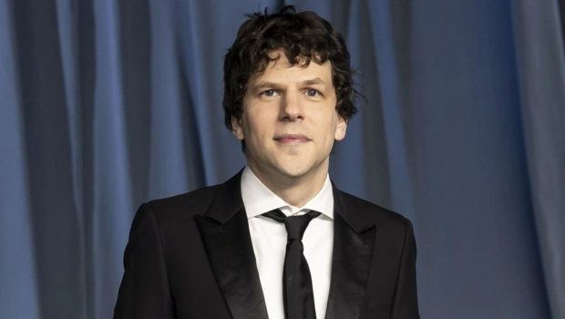 Звезда франшизы «Иллюзия обмана» Джесси Айзенберг станет анонимным донором почки