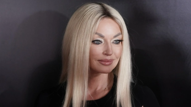 Анастасия Волочкова примерила новый образ и стала шатенкой Анастасия Волочкова примерила новый образ и стала шатенкой