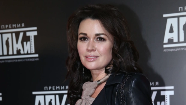 Дочь Заворотнюк рассказала о неудачном окрашивании и сравнила себя с мамой