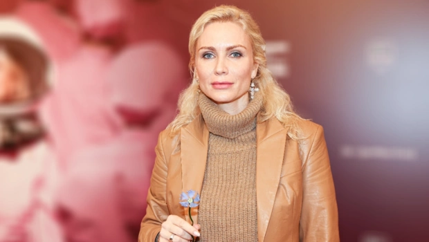 Катя Гордон хочет взыскать компенсацию с Елены Товстик за сорванное дело Катя Гордон хочет взыскать компенсацию с Елены Товстик за сорванное дело