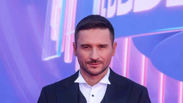 Сергей Лазарев проиграл дочери Анне в баскетбольном матче Сергей Лазарев проиграл дочери Анне в баскетбольном матче