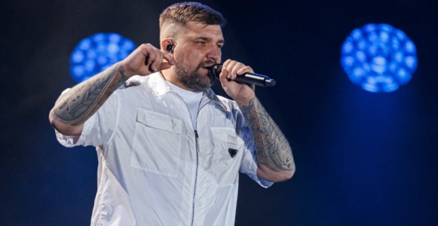 Баста раскрыл секреты своего райдера: «Заходишь в гримерку и видишь это кладбище вареных ног»