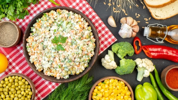 Самый вкусный Оливье: классический и современный рецепты Самый вкусный Оливье: классический и современный рецепты