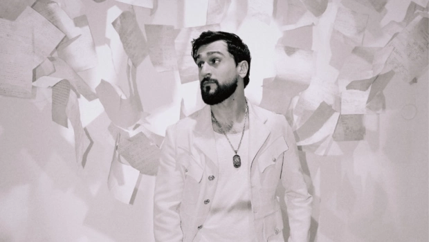 JONY продал все экспонаты с выставки «РЯДОМ» на благотворительном аукционе