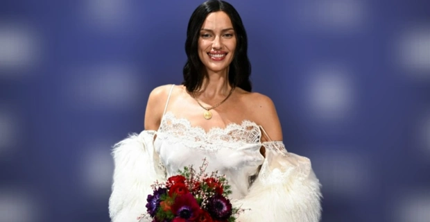 Ирина Шейк показала архивные фото из детства в Челябинской области