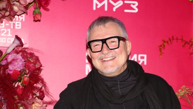 Дмитрий Дибров вышел в свет с новой возлюбленной Дмитрий Дибров вышел в свет с новой возлюбленной