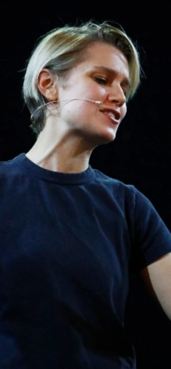 Актриса Мельникова объяснила, кто присматривает за ее годовалой дочерью в гримерке Актриса Мельникова объяснила, кто присматривает за ее годовалой дочерью в гримерке