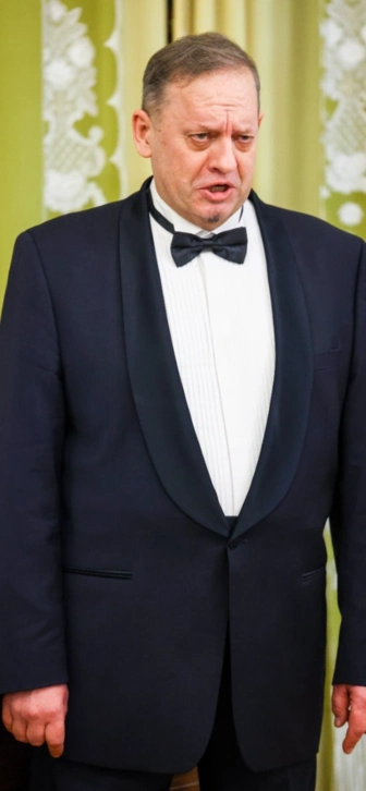 В возрасте 62 лет ушел из жизни актер и певец Роман Улыбин В возрасте 62 лет ушел из жизни актер и певец Роман Улыбин