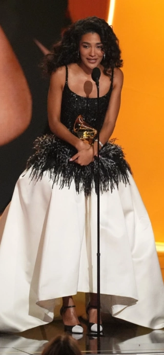 Три победы на BRIT Awards довели Оливию Дин до слез