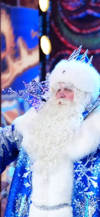 Почему мы снова и снова смотрим старые новогодние фильмы: психология праздничной ностальгии Почему мы снова и снова смотрим старые новогодние фильмы: психология праздничной ностальгии