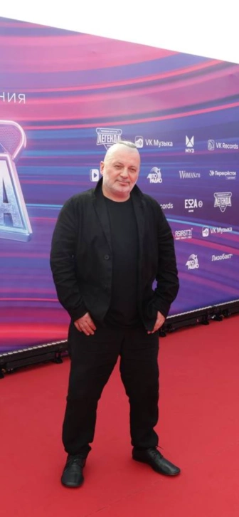 Рок-звезда Вадим Самойлов на МУЗ-ТВ 2025 назвал легенд шоу-бизнеса