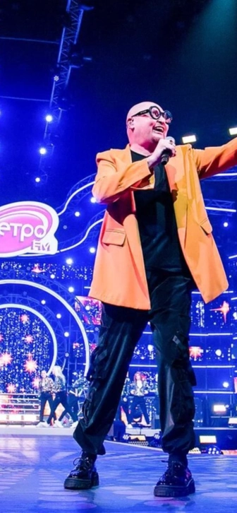 Шура готовит фильм о своей жизни по автобиографической книге