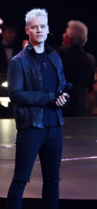 SHAMAN получил необычный подарок