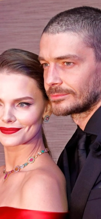 Елизавета Боярская планирует мыть посуду с короной на голове: «Муж подарил!»