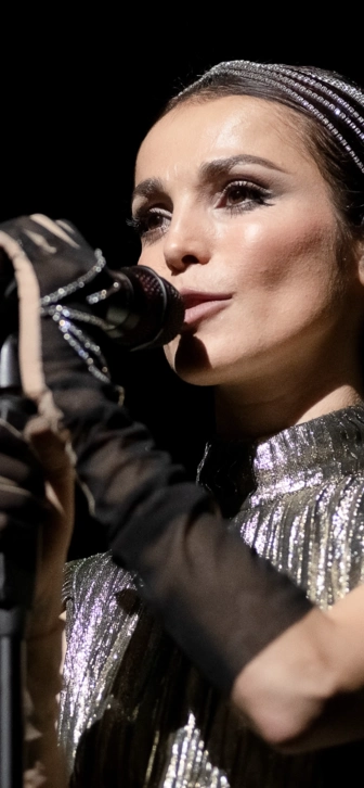 Сати Казанова опубликовала нежные снимки со своей мамой