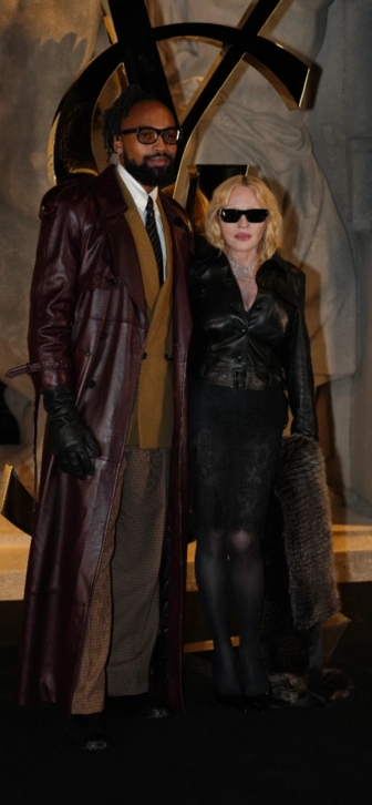 Мадонна обручилась с 29-летним возлюбленным