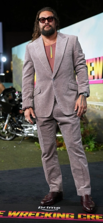 Джейсон Момоа покинул Гавайи из-за мощного наводнения Джейсон Момоа покинул Гавайи из-за мощного наводнения