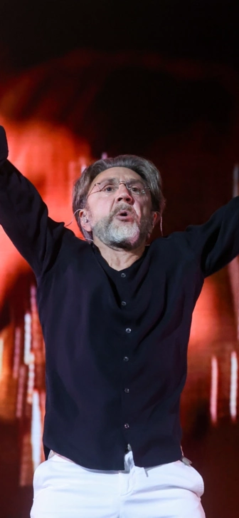 Шнуров назвал условие прекращения концертной деятельности Шнуров назвал условие прекращения концертной деятельности