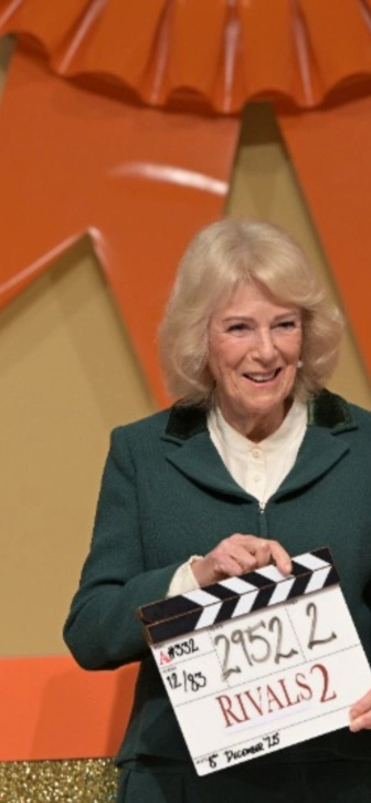 Королева Камилла посетила съемочную площадку сериала «Соперники» Королева Камилла посетила съемочную площадку сериала «Соперники»