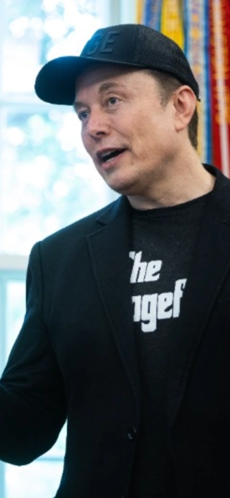 Илон Маск вошел в историю как первый человек с капиталом в $700 миллиардов