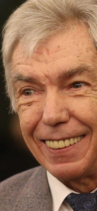 Скончался телеведущий Юрий Николаев