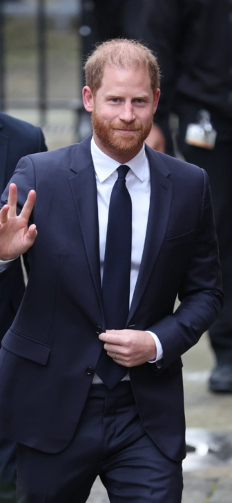 Принц Гарри отреагировал на слова Камиллы о «промывке мозгов» со стороны Маркл Принц Гарри отреагировал на слова Камиллы о «промывке мозгов» со стороны Маркл