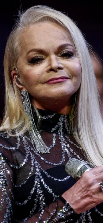 Лариса Долина подала иск на 176 млн рублей по делу о мошенничестве с квартирой Лариса Долина подала иск на 176 млн рублей по делу о мошенничестве с квартирой