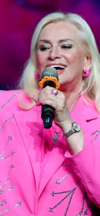 Гулькина съехала на съемную квартиру, чтобы освободить жилье для дочери и ее жениха Гулькина съехала на съемную квартиру, чтобы освободить жилье для дочери и ее жениха