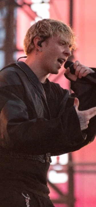 Егор Крид попал в больницу из-за травмы ноги Егор Крид попал в больницу из-за травмы ноги