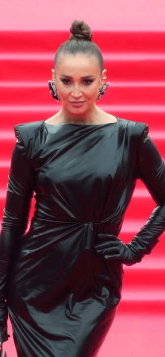 Ольга Бузова трогательно поздравила отца и пожелала ему стать дедушкой