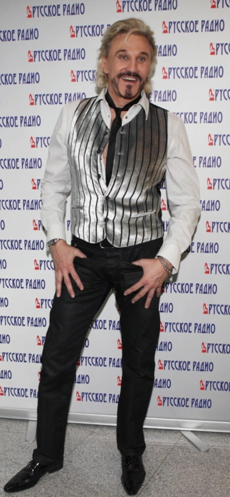 Анатолий Алешин развелся с молодой женой из-за измены