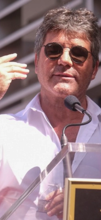 Саймон Коуэлл ответил на обвинения о причастности к смерти Лиама Пейна из One Direction