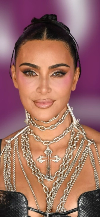 Ким Кардашьян раскрыла причину срочного заявления о провале на адвокатском экзамене Ким Кардашьян раскрыла причину срочного заявления о провале на адвокатском экзамене