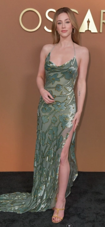 Звезда «Ривердэйла» Лили Рейнхарт перенесла лапароскопию и рассказала об эндометриозе Звезда «Ривердэйла» Лили Рейнхарт перенесла лапароскопию и рассказала об эндометриозе