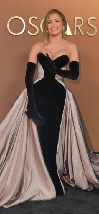 Дженнифер Лопес рассказала, что помогло ей пережить болезненный развод Дженнифер Лопес рассказала, что помогло ей пережить болезненный развод