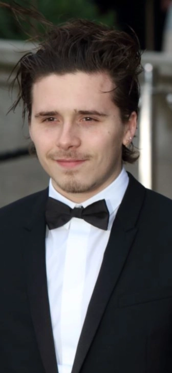 Стала известна причина, по которой Бруклин Бекхэм заблокировал семью в соцсети