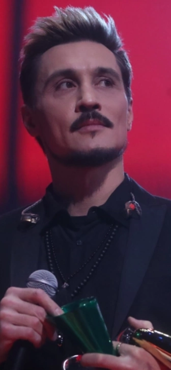 Дима Билан трогательно почтил память Сергея Есенина в годовщину смерти поэта