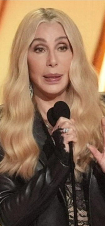 SZA отреагировала на ошибочное объявление победителя Шер на церемонии «Грэмми»