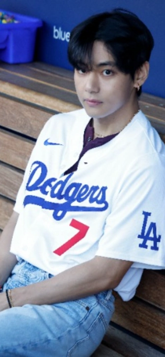 Ви из BTS озвучил свой «музыкальный возраст»