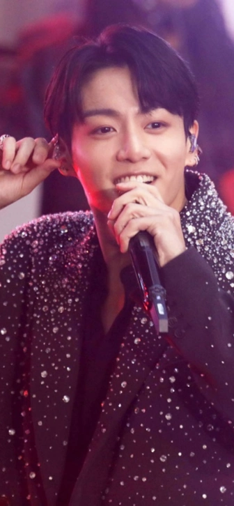 Чонгук из BTS станет героем сразу трех обложек журнала Rolling Stone