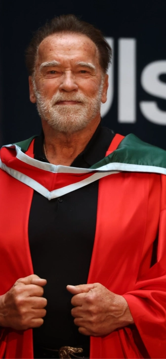 Сын Арнольда Шварценеггера одержал первую победу на соревнованиях по бодибилдингу Сын Арнольда Шварценеггера одержал первую победу на соревнованиях по бодибилдингу