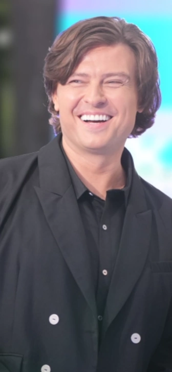 Прохор Шаляпин похвастался новыми кадрами с отдыха: личный бассейн и спуск в океан