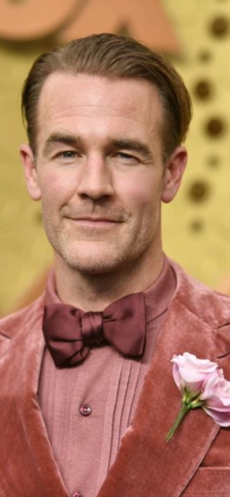 Кэти Холмс трогательно попрощалась с Джеймсом Ван Дер Биком: «Скорблю об этой утрате»