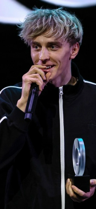 Влад А4 воссоединился с Глентом и Кобяковым после продолжительного конфликта Влад А4 воссоединился с Глентом и Кобяковым после продолжительного конфликта