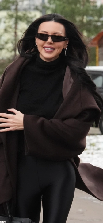 Оксана Самойлова заплатила дочери за публичное выступление на улице