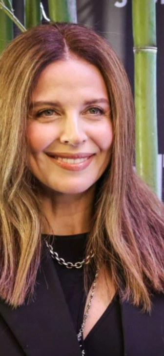 Вещи других людей: Наталия Власова рассказала, как носит винтаж без дискомфорта