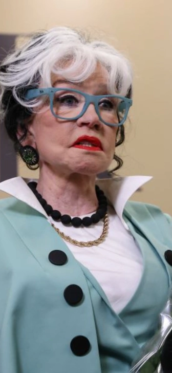 После смерти Алентовой Театр Пушкина выводит из репертуара спектакль, созданный к ее юбилею После смерти Алентовой Театр Пушкина выводит из репертуара спектакль, созданный к ее юбилею