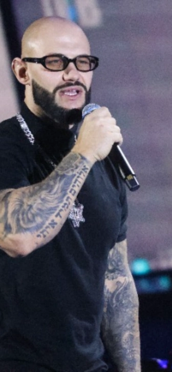 Джиган присоединился к флешмобу и показал свою внешность десятилетней давности