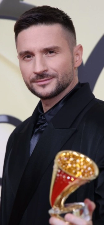 Сергей Лазарев восстановил здоровье с помощью капельницы