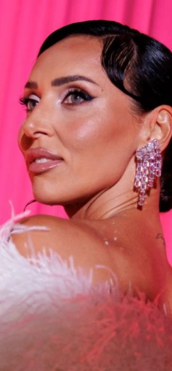 После развода с Абрамовым Алсу не одна: в ее окружении появился влиятельный поклонник